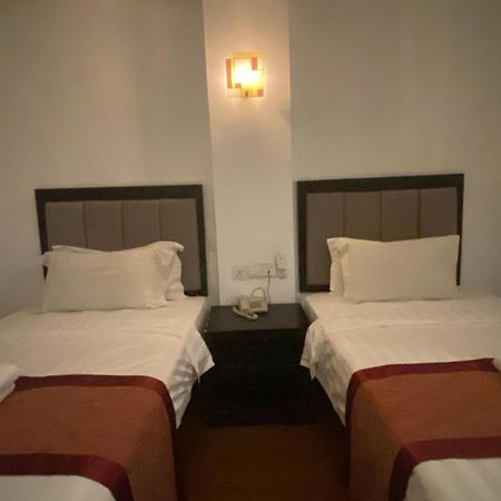 Kk Waterfront Hotel Kota Kinabalu Bagian luar foto