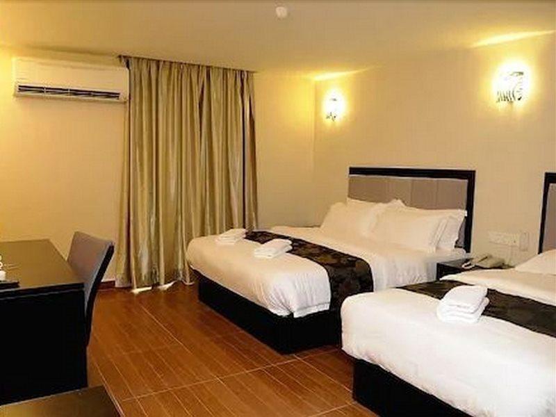 Kk Waterfront Hotel Kota Kinabalu Bagian luar foto