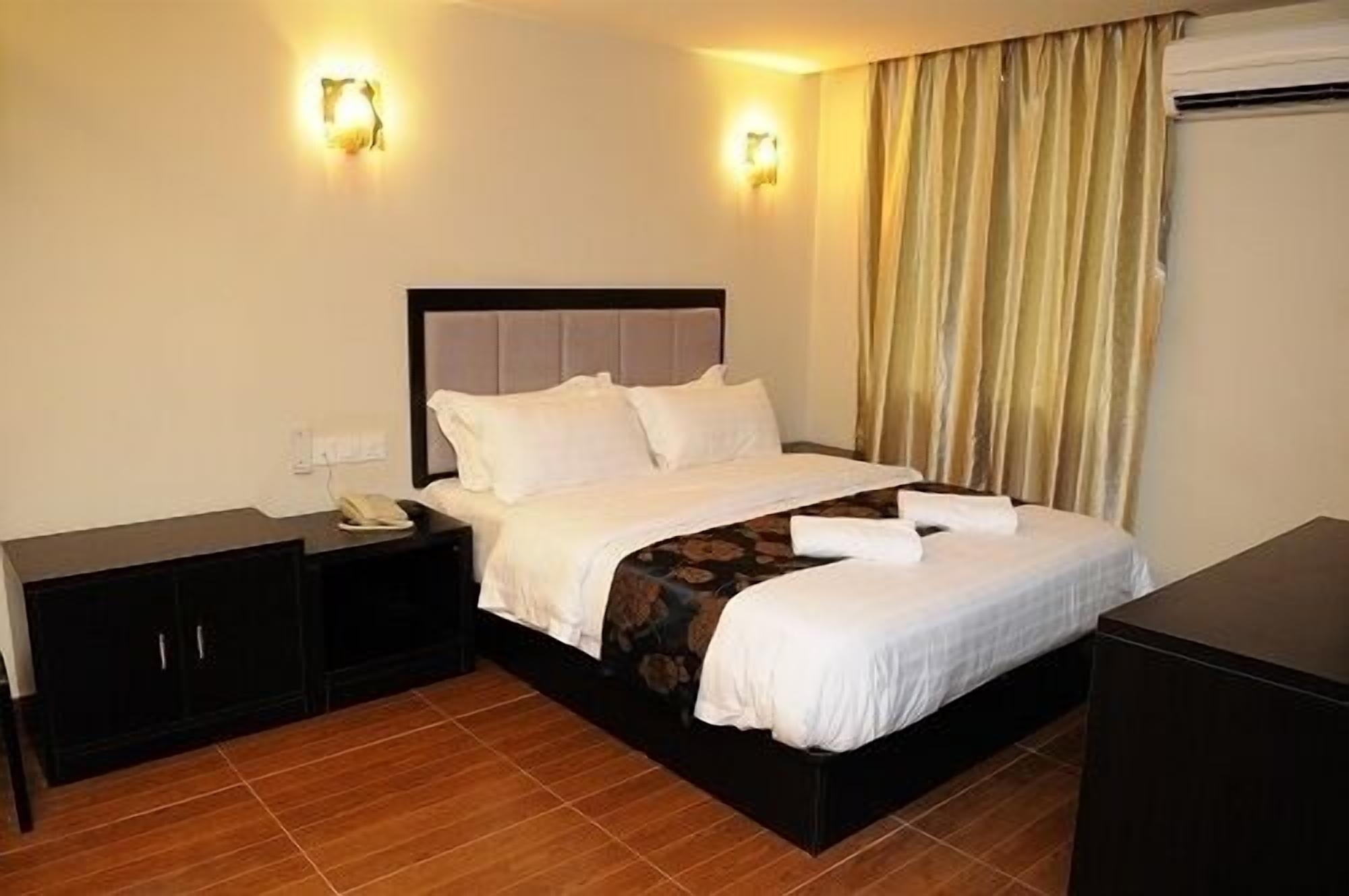 Kk Waterfront Hotel Kota Kinabalu Bagian luar foto