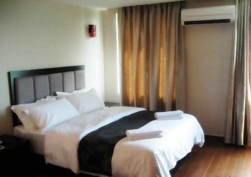 Kk Waterfront Hotel Kota Kinabalu Bagian luar foto